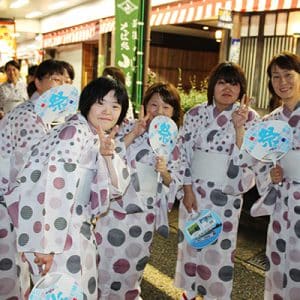 揃いの浴衣で記念撮影！