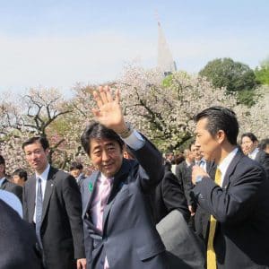 参加者の声に阿部首相は手を挙げて応えてくれました。